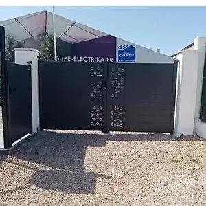 https://appart-hotel-avec-jardin.fr-provencehotel.com